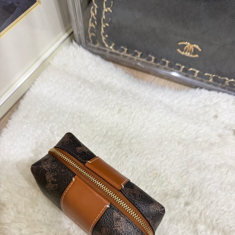 未使用✨是好看的COACH 新款化妝包 拉鍊小包 內膽包 盥洗包-8