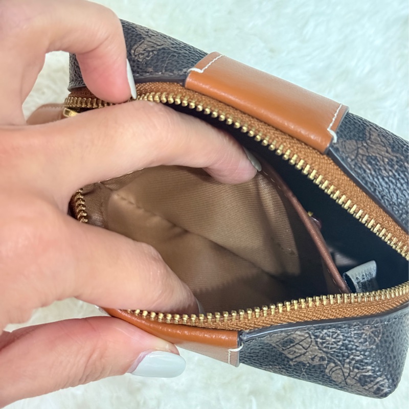 未使用✨是好看的COACH 新款化妝包 拉鍊小包 內膽包 盥洗包-11