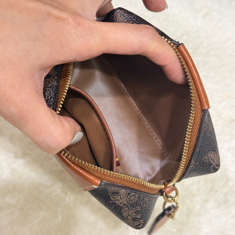 未使用✨是好看的COACH 新款化妝包 拉鍊小包 內膽包 盥洗包-12