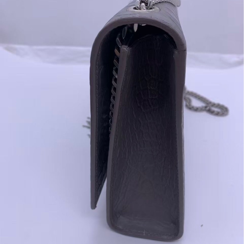 二手SAINT LAURENT PARIS Kate灰色鰐魚壓紋 牛皮中號流蘇包銀標，打開翻蓋兩側有輕微開裂，不影響使用美觀-2