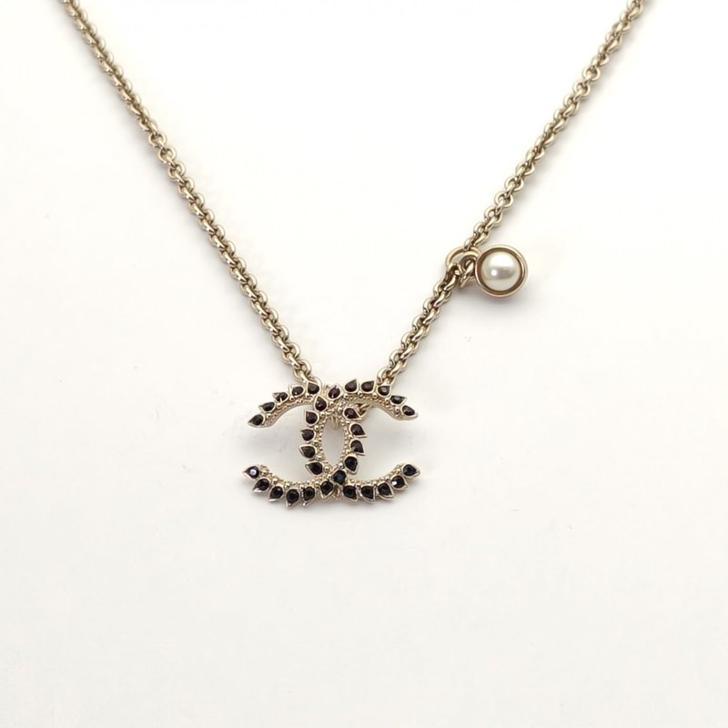 CHANEL 合金雙c黑色水鑽皮穿鏈項鏈項鍊-1