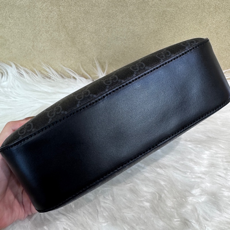 Gucci 黑灰相機包 近全新-4