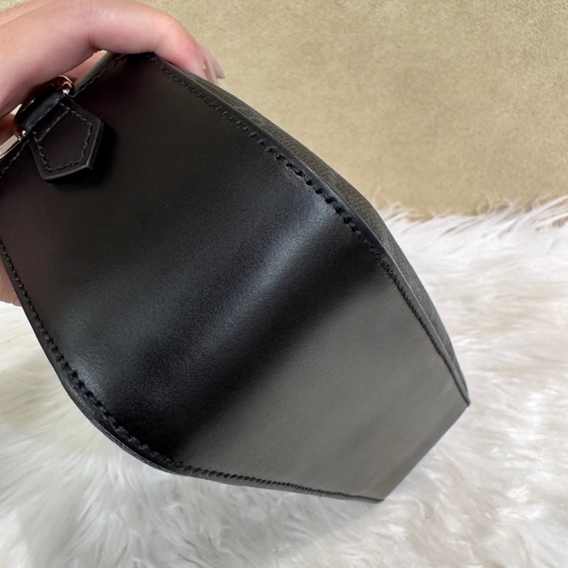 Gucci 黑灰相機包 近全新-5