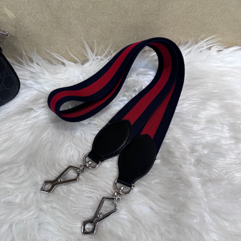 Gucci 黑灰相機包 近全新-10