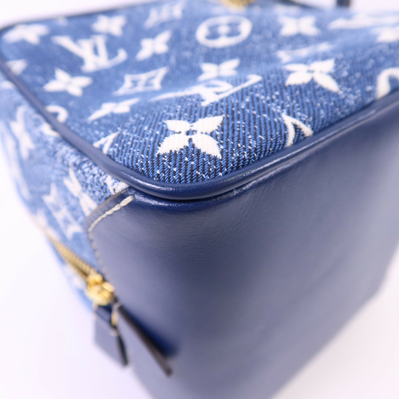LOUIS VUITTON Monogram Denim Square Bag金扣手挽袋-11