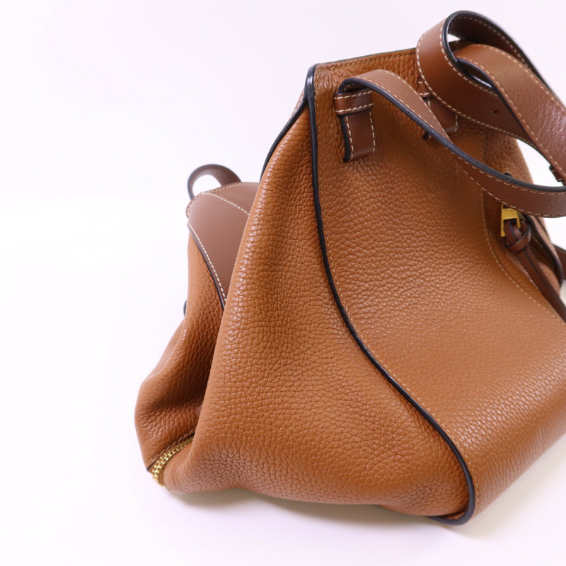 LOEWE 牛皮皮革Hammock Small金扣肩背袋-15