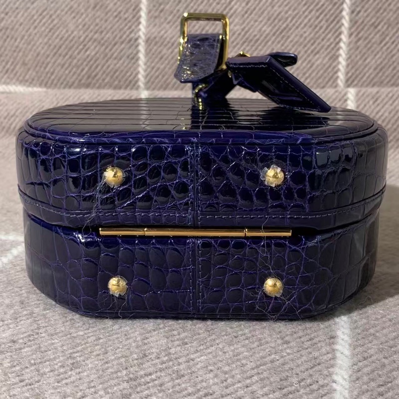 路易威登 Lv圓餅深藍色鰐魚皮金扣手提單肩包-3