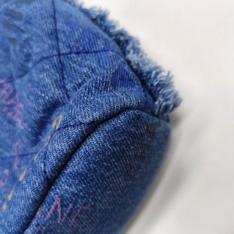 CHANEL DRAWSTRING小號藍色牛仔布菱格紋絎縫單肩包斜挎包金色五金9.8新 晶片款-9