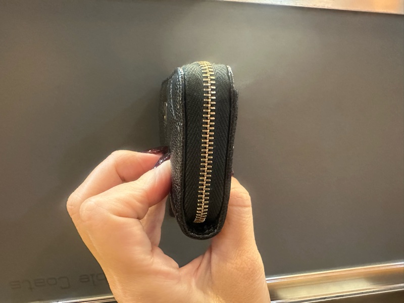 Chanel 黑荔枝牛皮金釦ㄇ拉內零錢袋零錢卡包AP3494-3