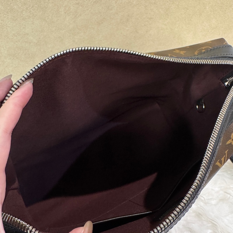 LV Torres 老花斜背郵差包 近全新-8