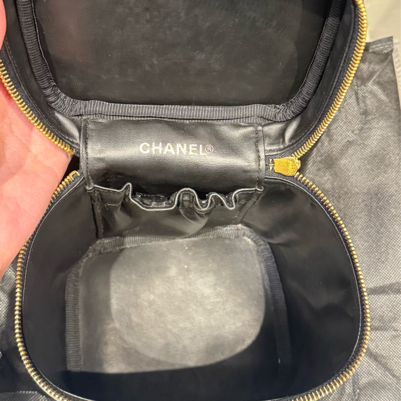 Chanel魚子醬皮革化妝包✨-3