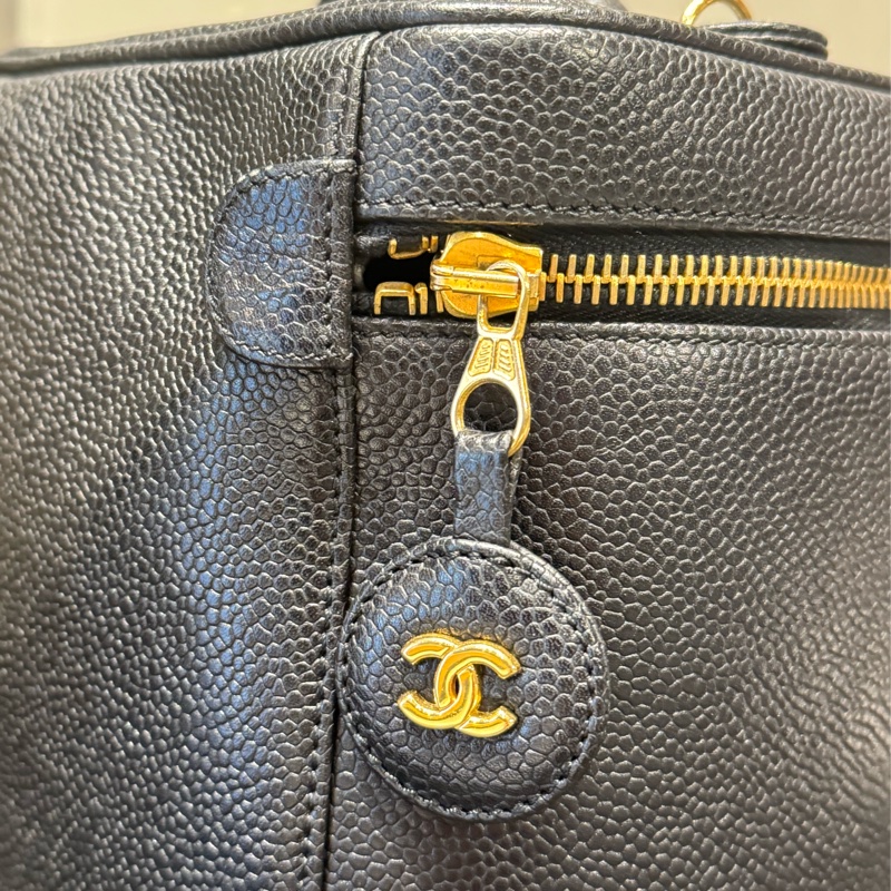 Chanel魚子醬皮革化妝包✨-7
