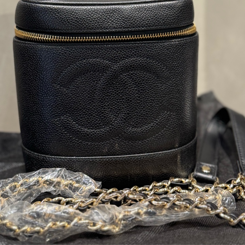 Chanel魚子醬皮革化妝包✨-14