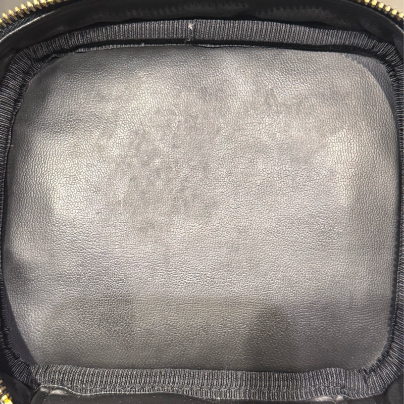 Chanel魚子醬皮革化妝包✨-15