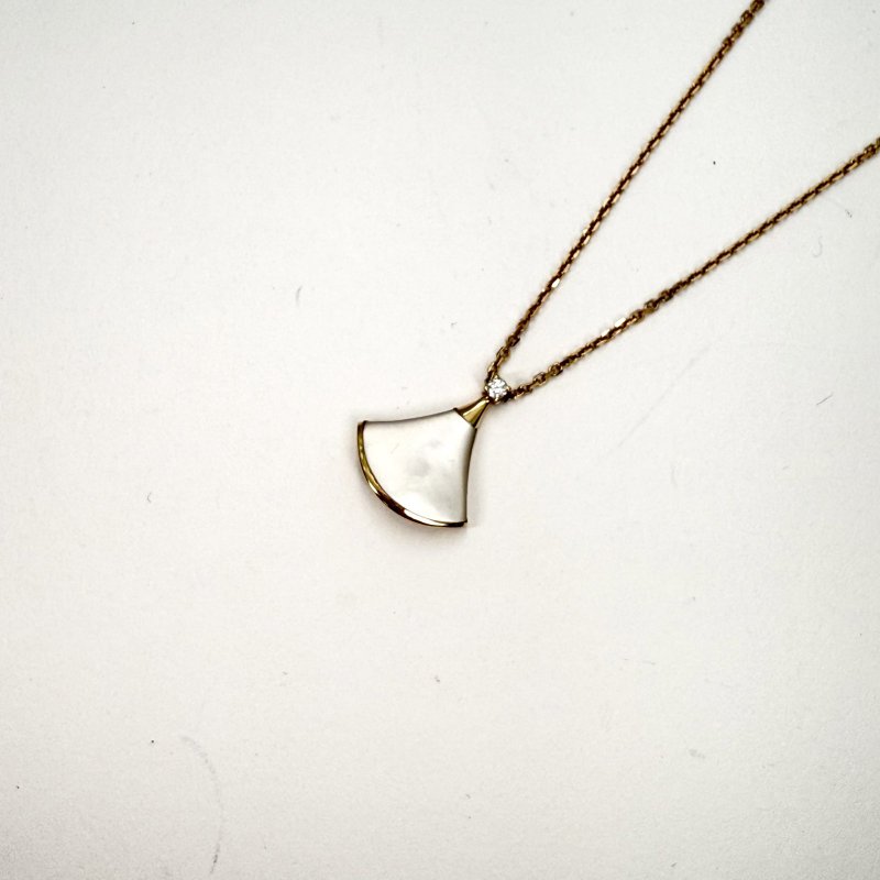 BVLGARI DIVASDREAM白母貝單鑽18K金小扇子項鏈18K玫瑰金/鑽石/白貝母項鏈玫瑰金項鍊-2