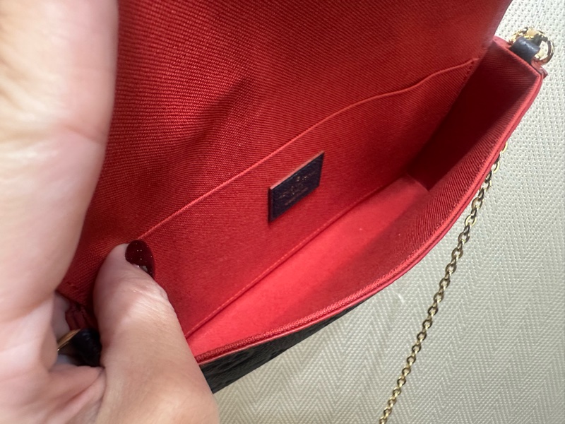 LV 海軍藍牛皮壓紋紅油邊三合一鍊包M64099-4