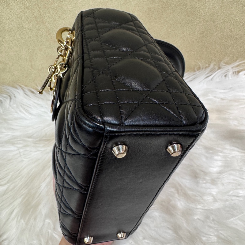 Dior LadyDior 黑羊皮3格迷你黛妃包 今年出專櫃-6