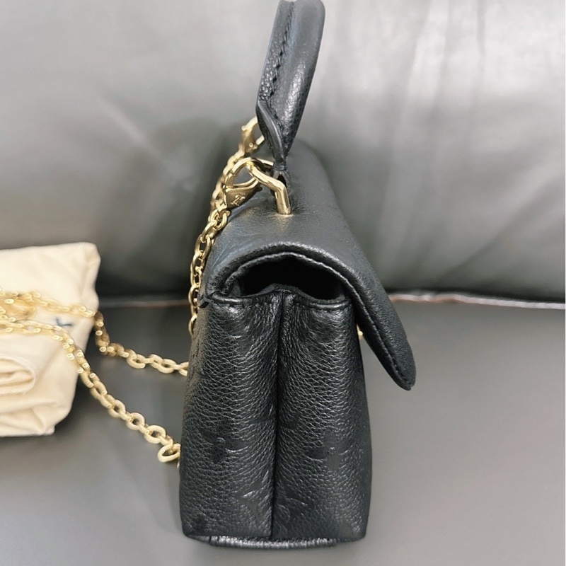 LV路易威登 黑色压纹牛皮nano玛德琳-2