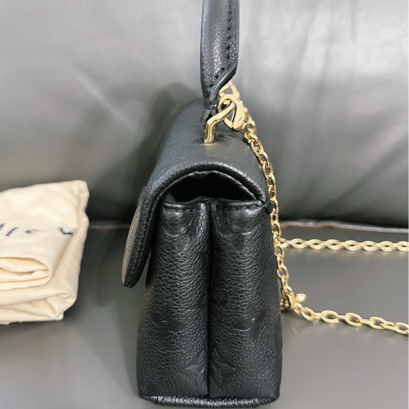 LV路易威登 黑色压纹牛皮nano玛德琳-3