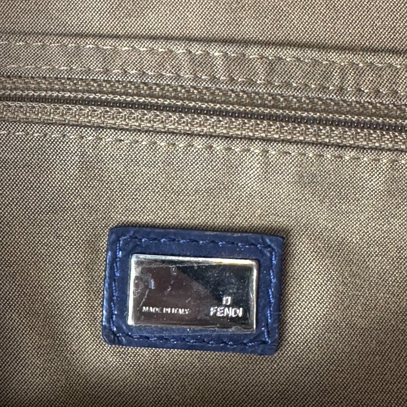 現貨 FENDI漆皮大法棍 深藍-12
