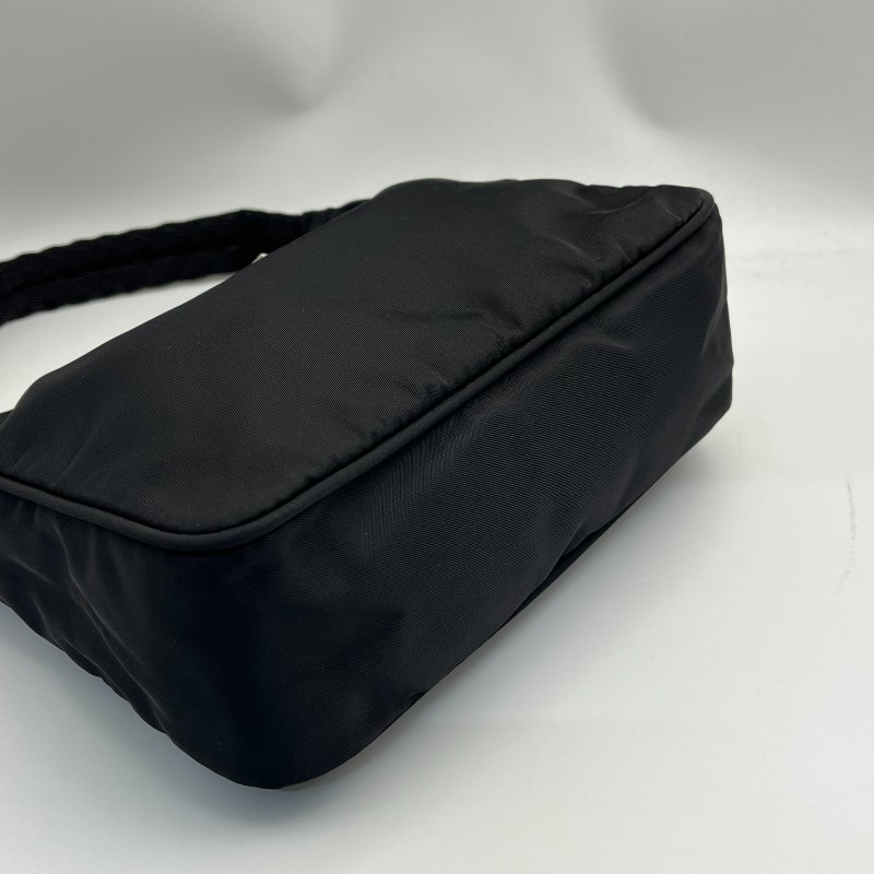 🏷Prada hobo-17