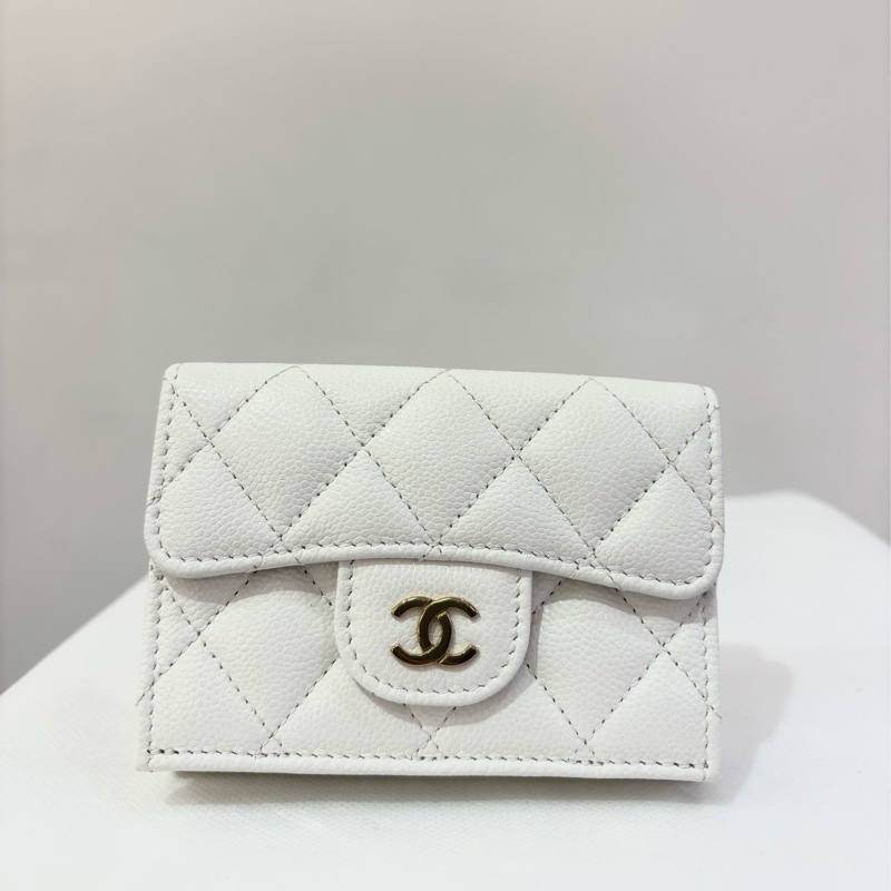 CHANEL 白色荔枝皮金釦三折短夾-0