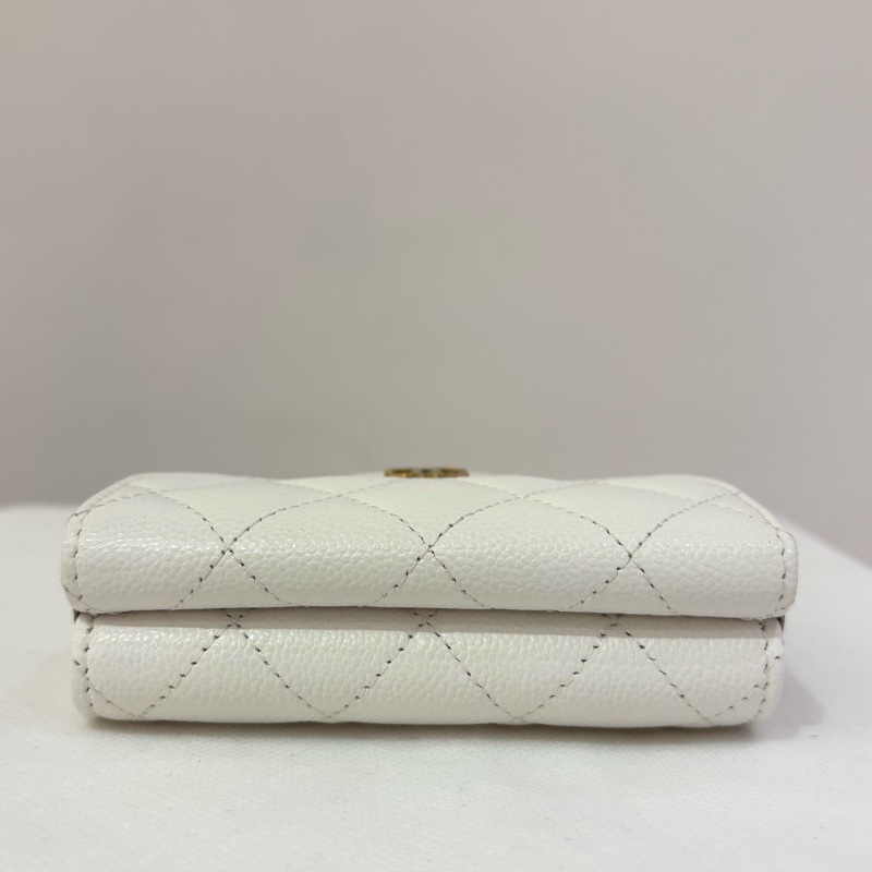 CHANEL 白色荔枝皮金釦三折短夾-5