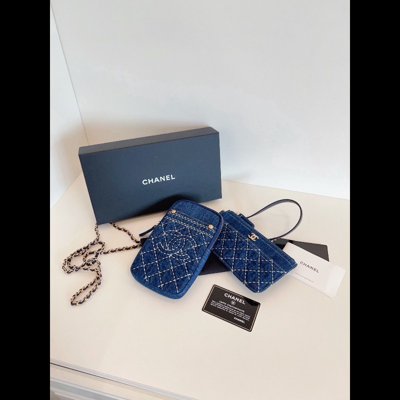 Chanel Denim Blue Quilted Vertical Double Bags
牛仔丹宁外縫線雙子星
手機包-1