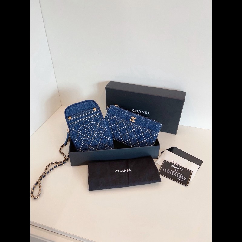 Chanel Denim Blue Quilted Vertical Double Bags
牛仔丹宁外縫線雙子星
手機包-4