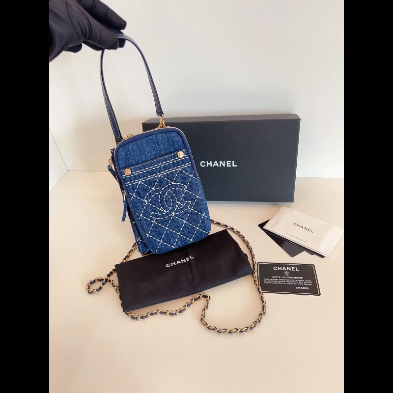 Chanel Denim Blue Quilted Vertical Double Bags
牛仔丹宁外縫線雙子星
手機包-5