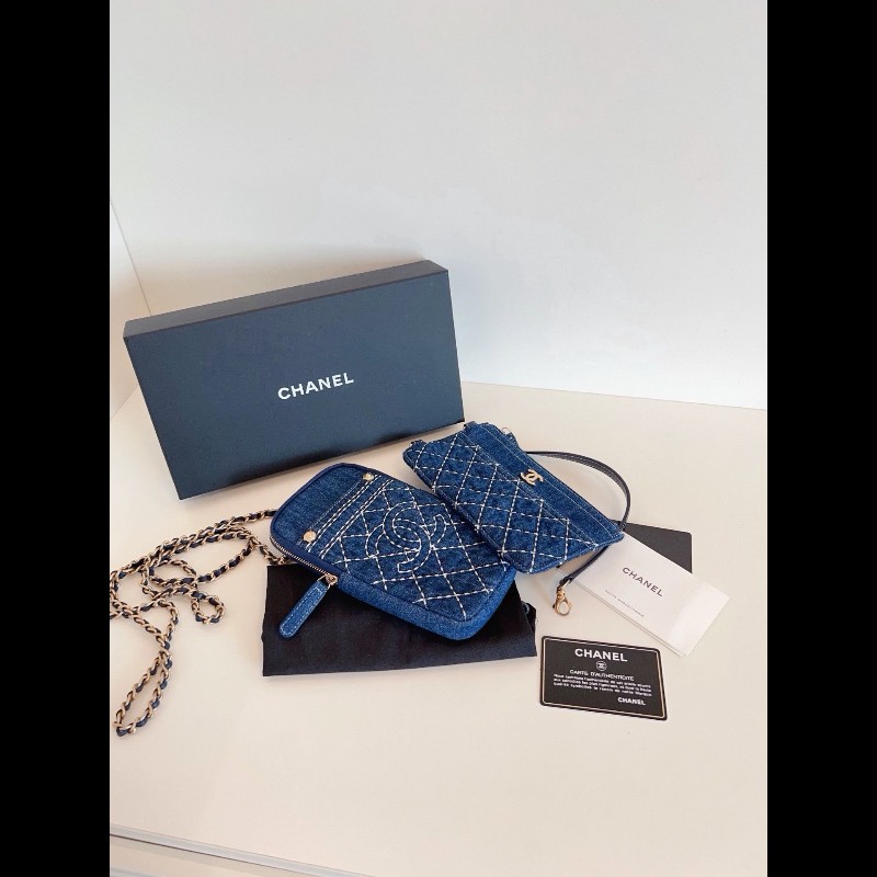 Chanel Denim Blue Quilted Vertical Double Bags
牛仔丹宁外縫線雙子星
手機包-7