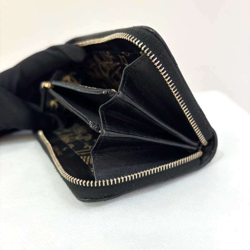 CHANEL黑羊皮金釦拉鏈中夾-6
