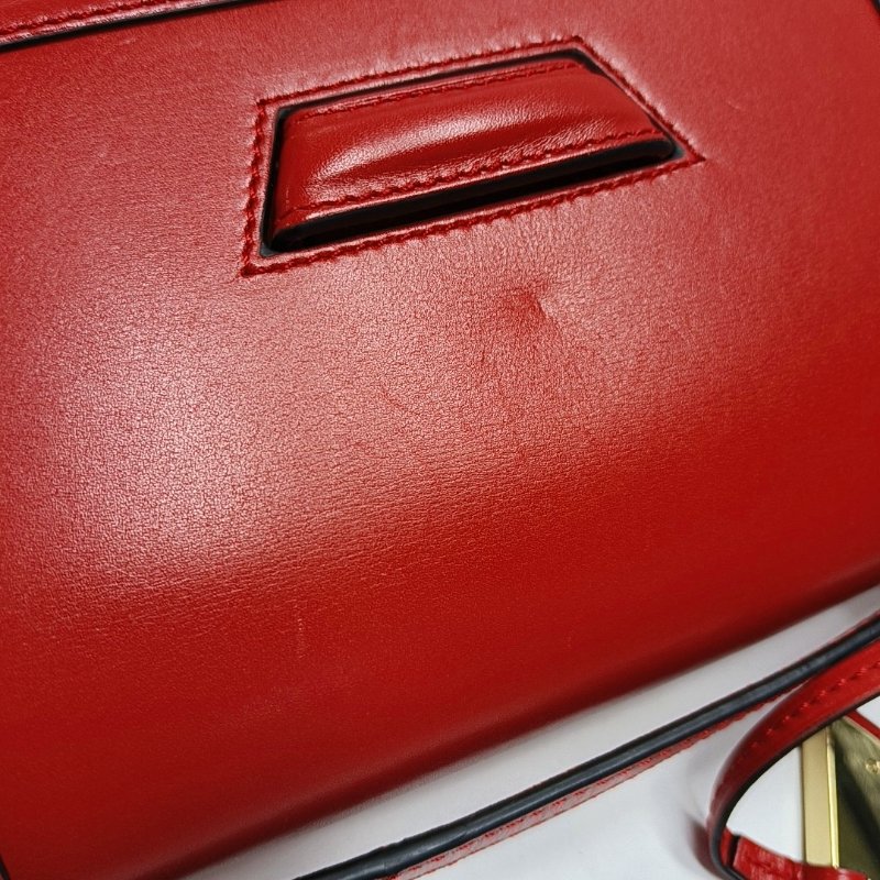 LOEWE Barcelona紅色牛皮單肩包斜挎包金色五金可拆卸肩帶-8