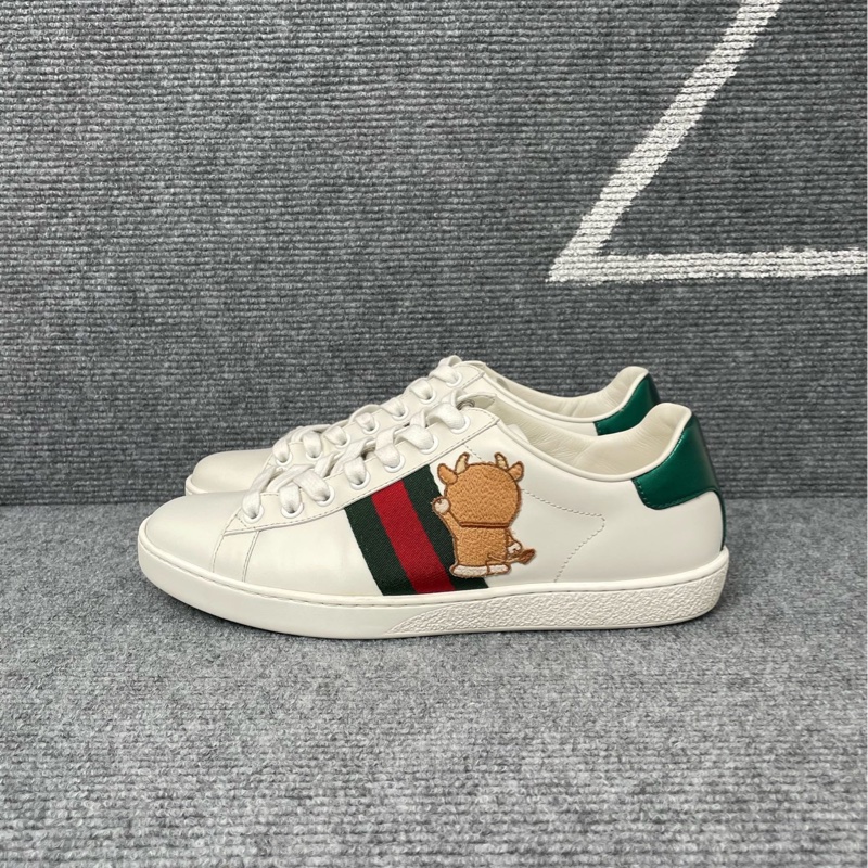 98新 Gucci 白色多啦A夢 板鞋36.5碼-0