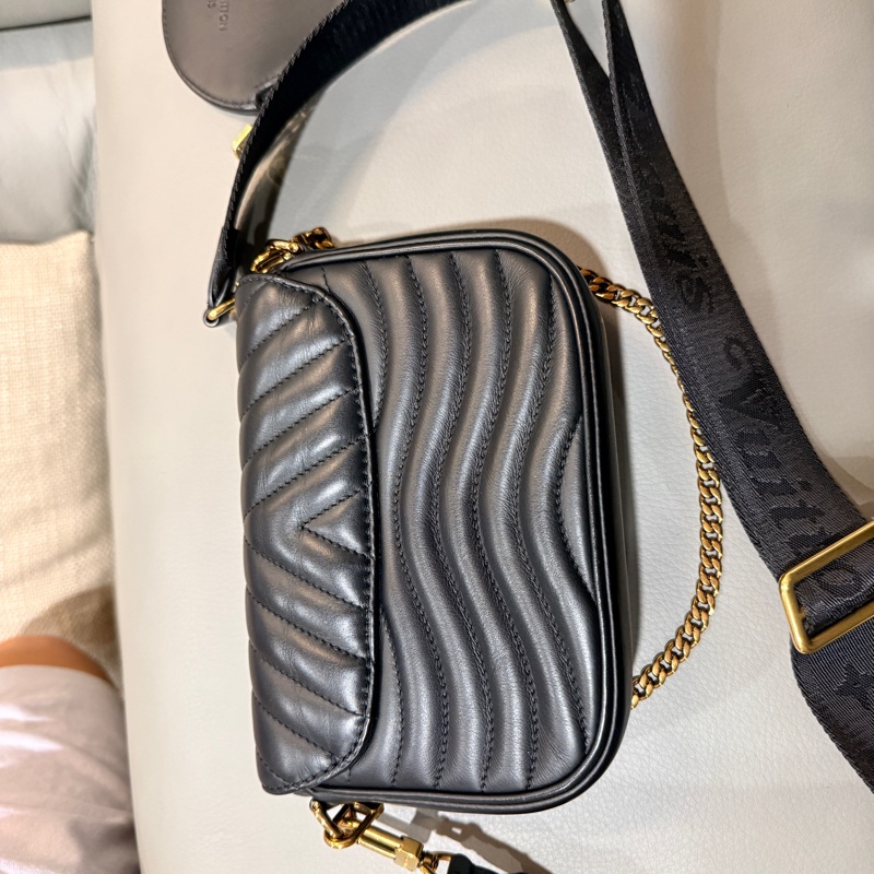 LV 多用途New Wave Multi-Pochette斜背袋 黑色-1