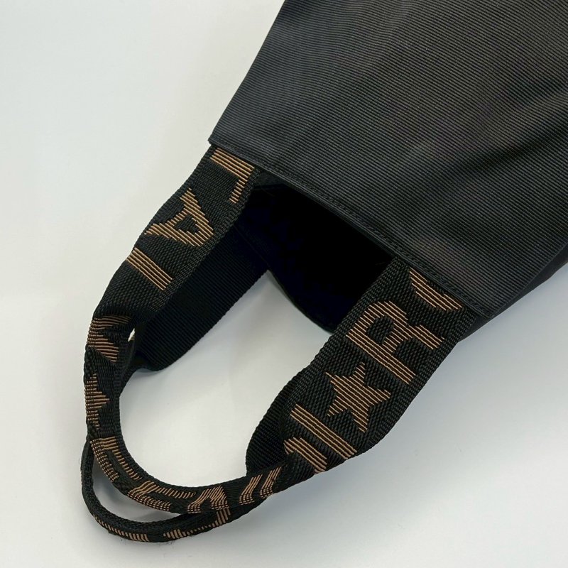 🏷Fendi便當盒包-3