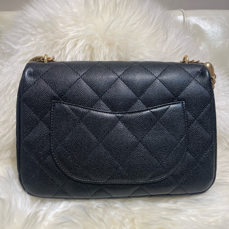 Chanel 心扣牛皮23cm-1
