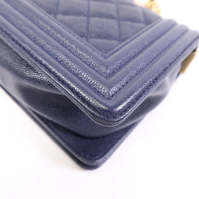 CHANEL 牛皮皮革Boy 20金扣鏈帶肩背袋-12