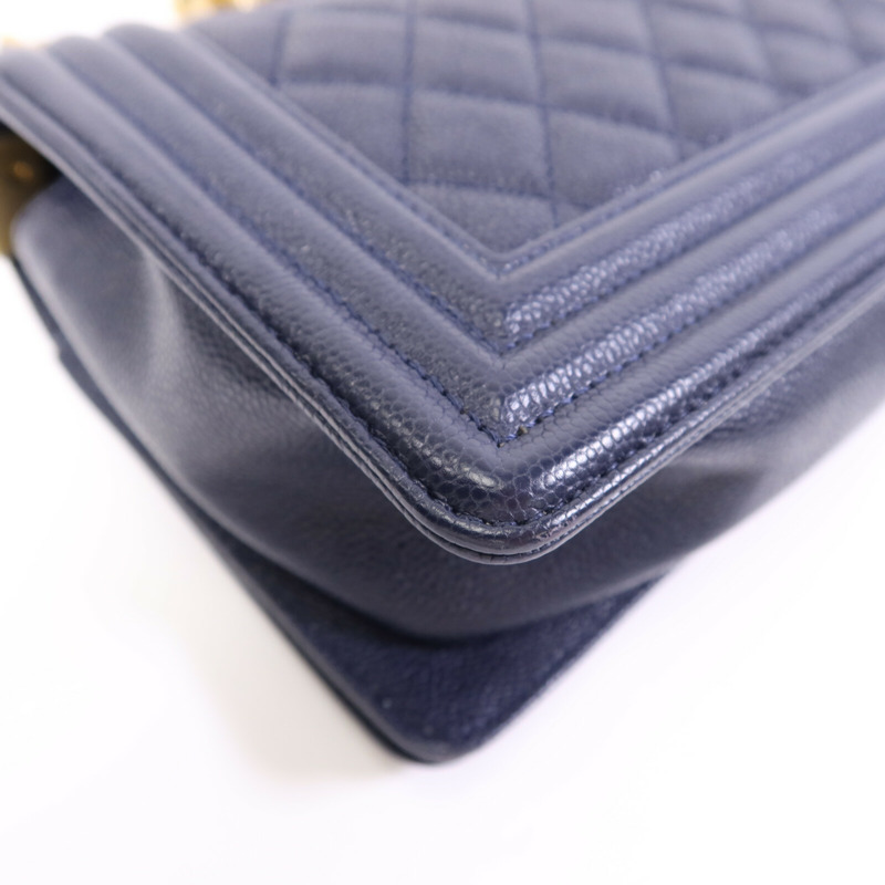 CHANEL 牛皮皮革Boy 20金扣鏈帶肩背袋-13