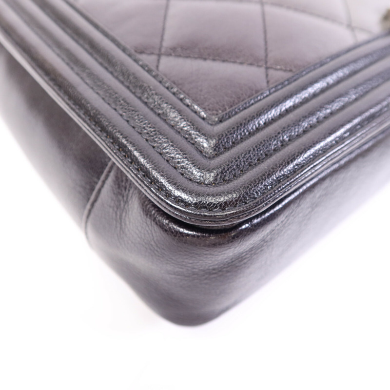 CHANEL 牛皮皮革Boy 30銀扣鏈帶肩背袋-11