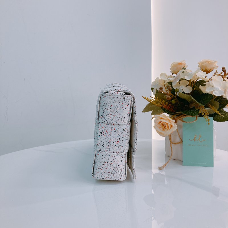 MS0411 Bottega Venetta  葆蝶家 中格 斜背包 白色 彩點 銀扣 Cassette Crossbody Bag White and Multicolor x PHW-2