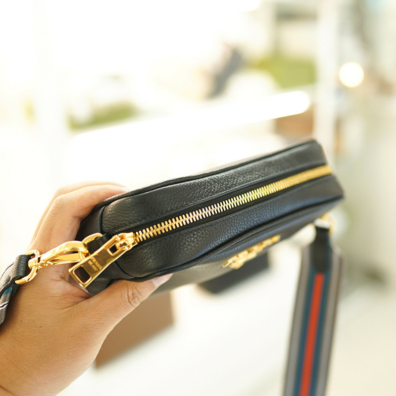 PRADA 女士斜背相機包 黑色皮革 1BH096 2E8K F0002-23