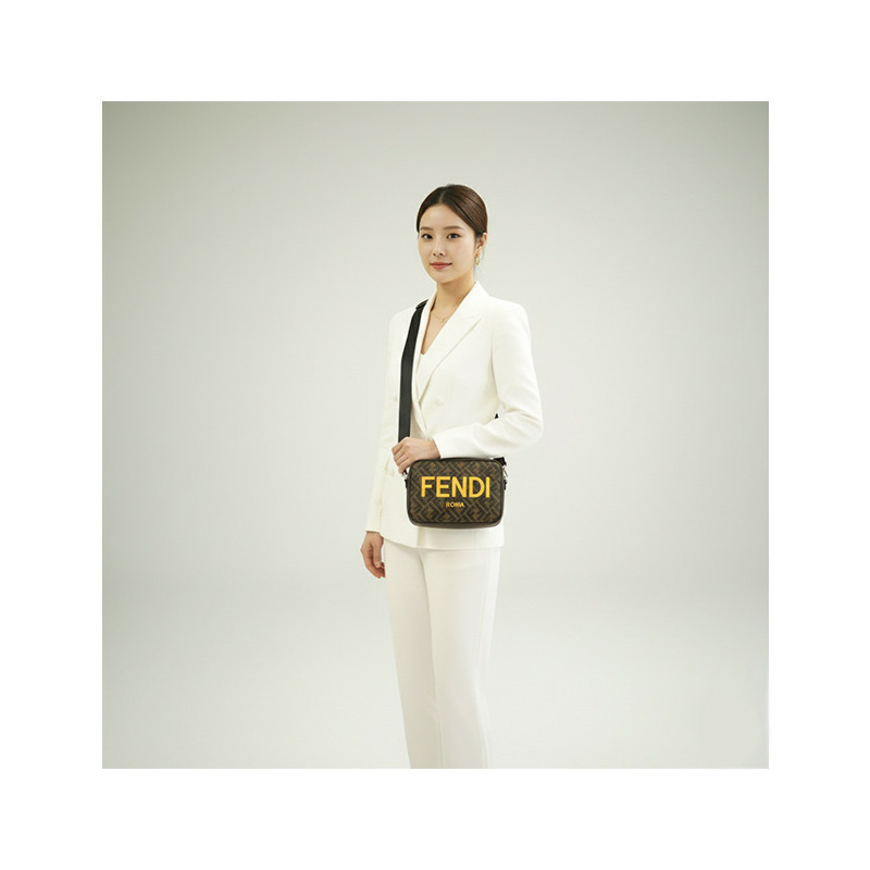 FENDI 棕色布藝皮革斜背包 男女通用 7M0286 AJJ4-9