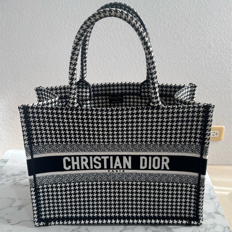 Dior黑白千鳥格托特包  最經典必買的托特包❤️