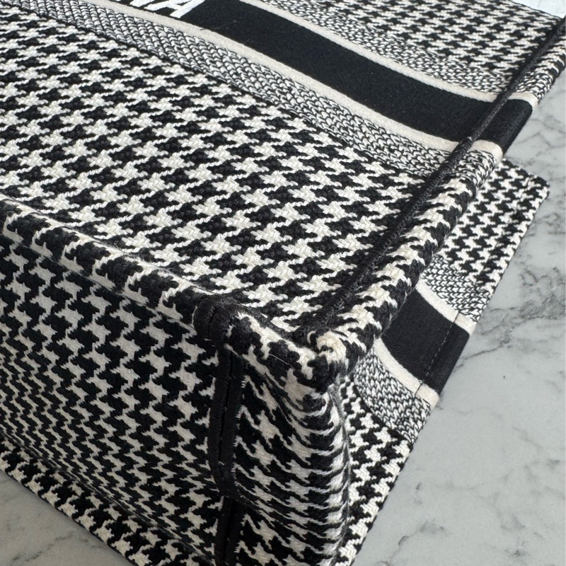 Dior黑白千鳥格托特包  最經典必買的托特包❤️-7