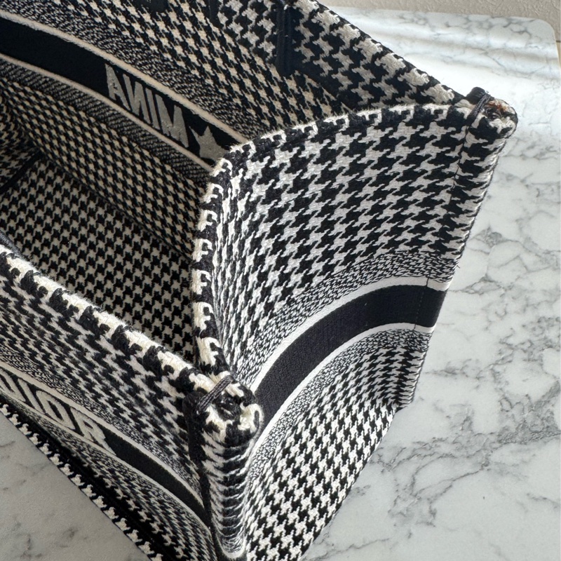 Dior黑白千鳥格托特包  最經典必買的托特包❤️-11