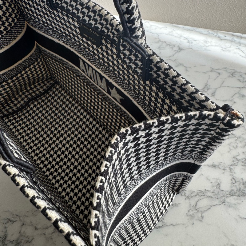 Dior黑白千鳥格托特包  最經典必買的托特包❤️-26