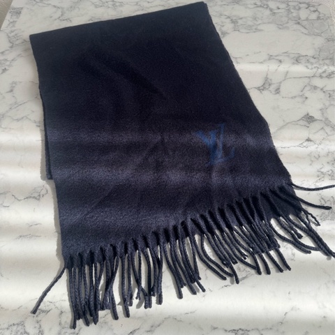 LV深藍色藍logo短圍巾🧣