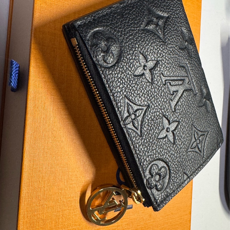 Louis Vuitton Lisa 錢包 M83365-1