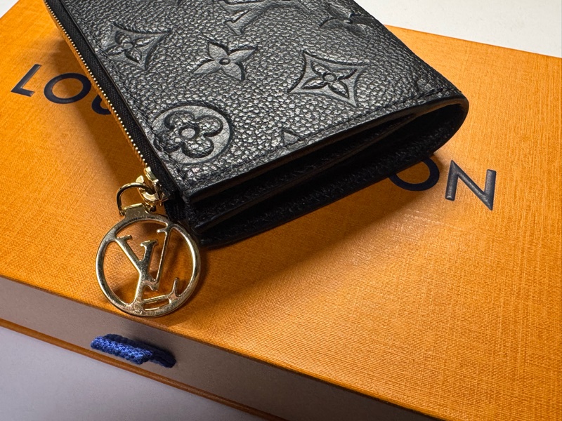 Louis Vuitton Lisa 錢包 M83365-3